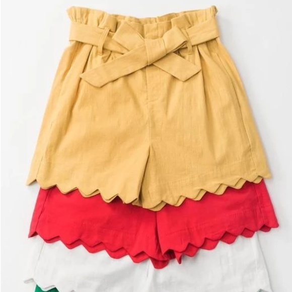 Scallop Shorts - Paperbag Waist - Picture 3 of 3
